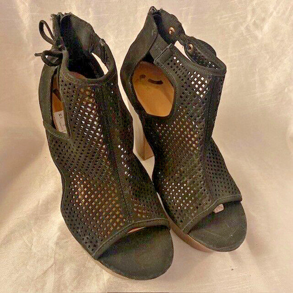 Report Platform Heels Ankle High Shoes Black Womens 7 Open Toe Faux Suede - Picture 4 of 8